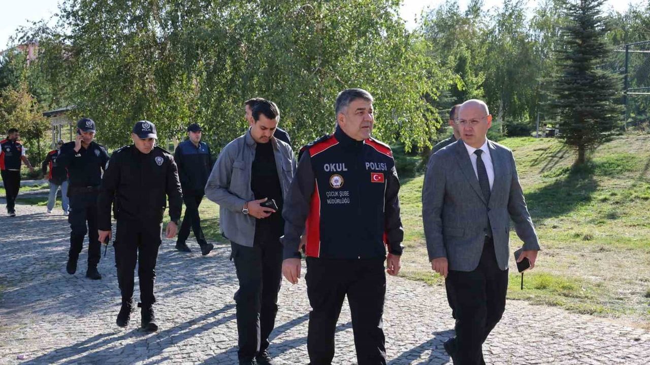 Okul çevrelerinde güvenlik seferberliği: Onur Karaburun sahaya indi
