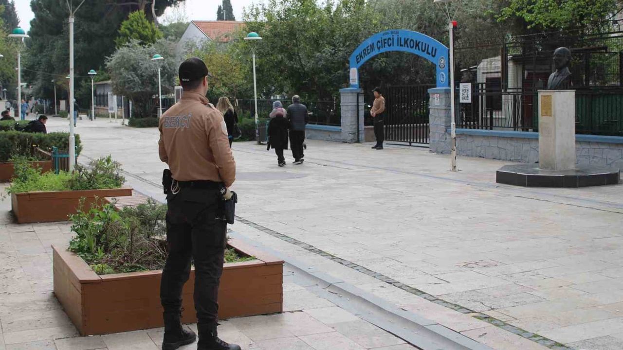 Okul çevrelerinde sıkı denetim: Efeler'de ilk gün 304 kişi sorgulandı
