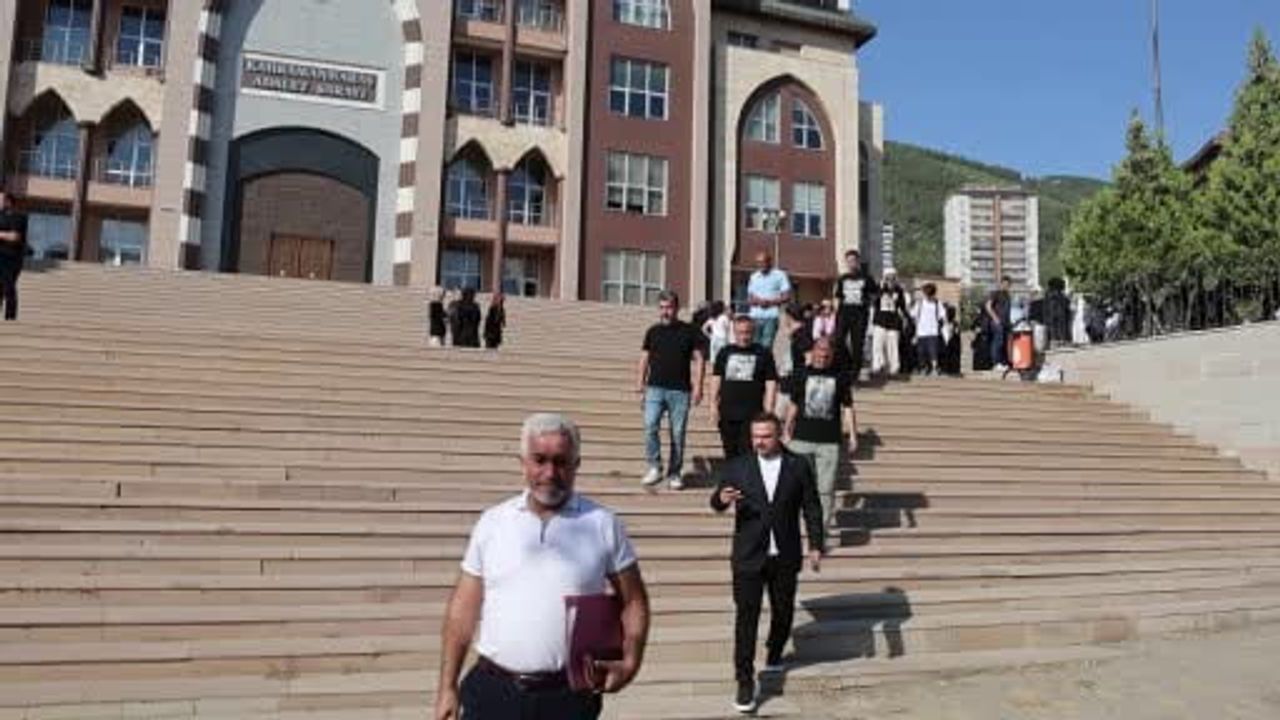 Okul saldırısında yakınlarını kaybeden aileler tahliye itirazının kabulüyle rahatladı