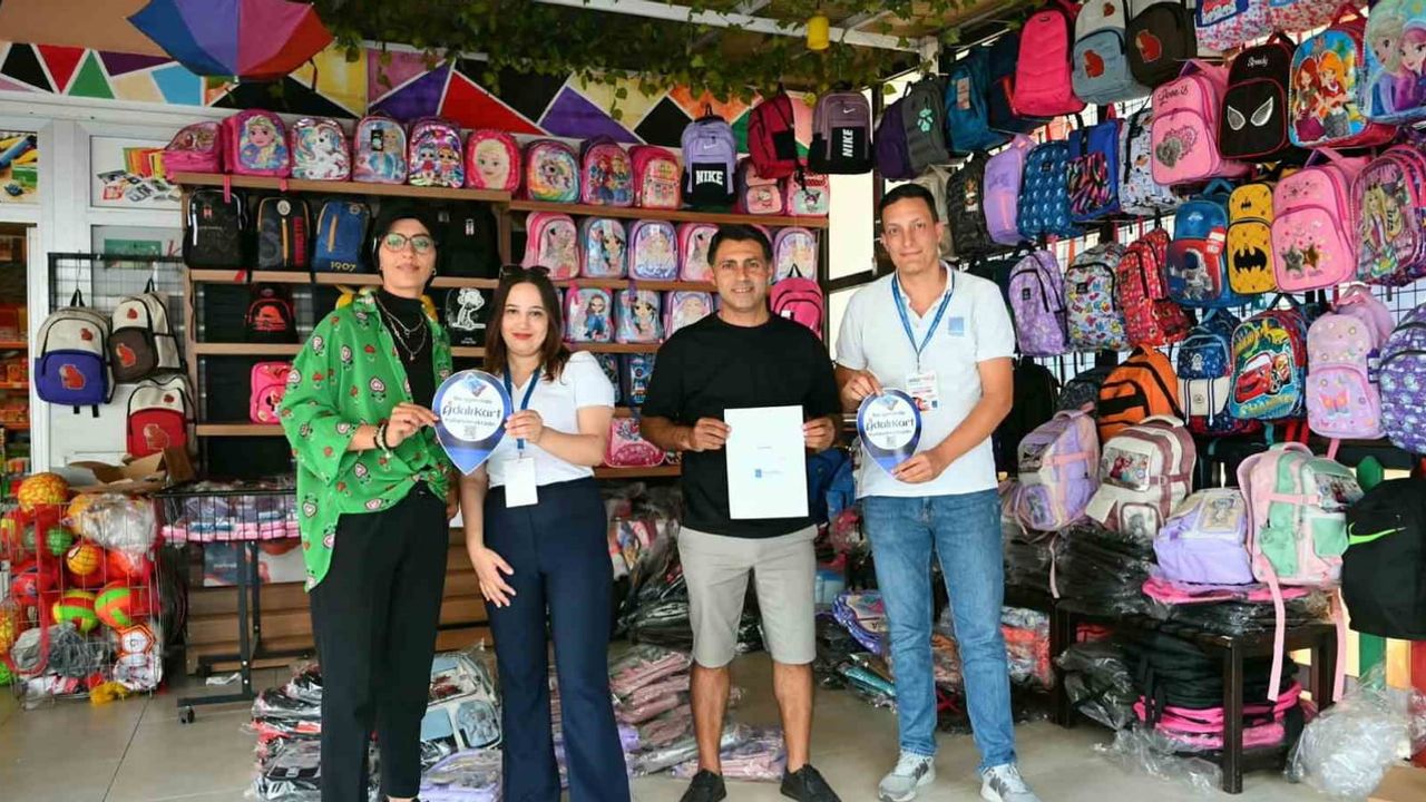 Okula hazırlıkta destek: Adalı Kartlılara kırtasiye indirimi