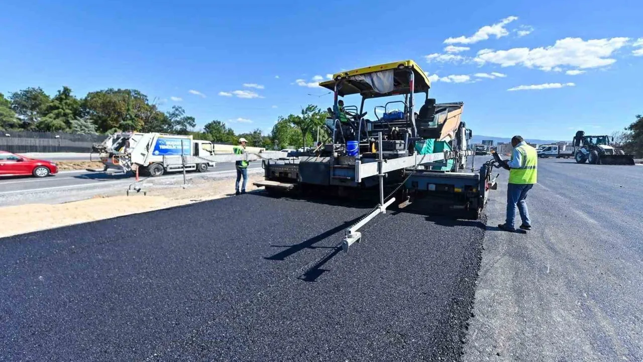 Okullar açılmadan Bursa'da Geçit-Bademli kavşağı trafiğe hazır