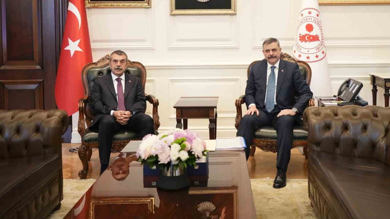 Okullarda güvenliği güçlendirmek için 31 bin bahçe görevlisi göreve başladı