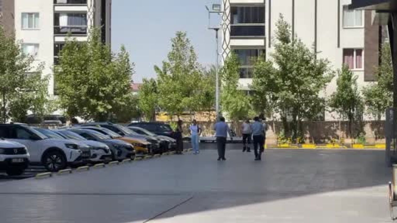 Okullarda hareketlilik: hissedilen sarsıntı sonrası veliler çocuklarını aldı