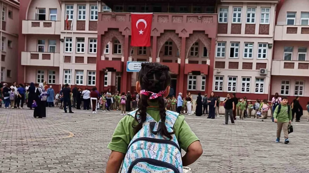 Okulların zili çaldı: Ordu'da 121 bin 557 öğrenci yeni döneme başladı