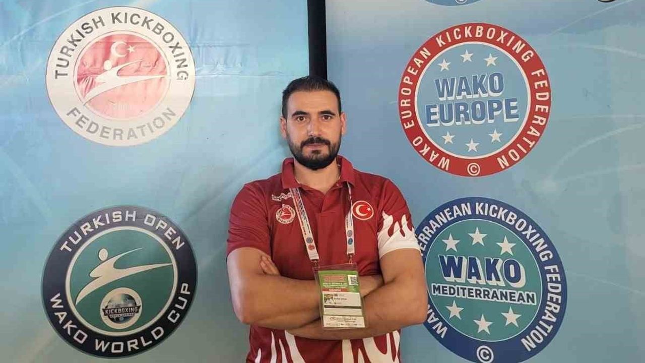 Oltulu antrenör Ekrem Kesgin, dünya şampiyonasında teknik kadroda