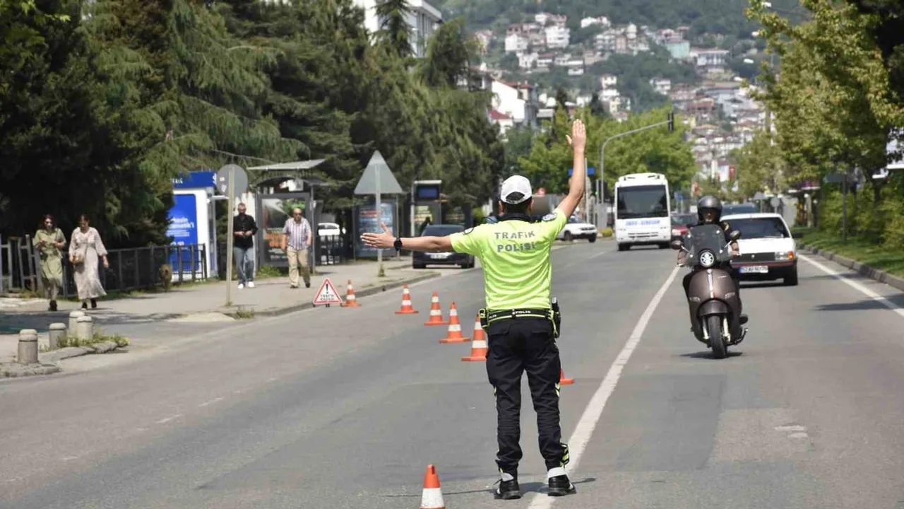 ordu'da haftalık trafik denetimlerinde 16 bin 910 kontrol yapıldı