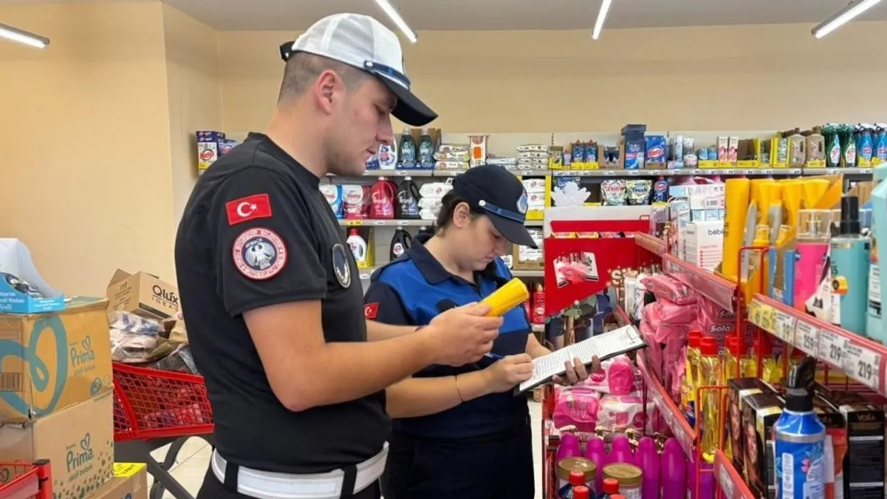 Ordu'da market denetimleri: raf-kasa farkları ve tarih geçmiş ürünlere müdahale