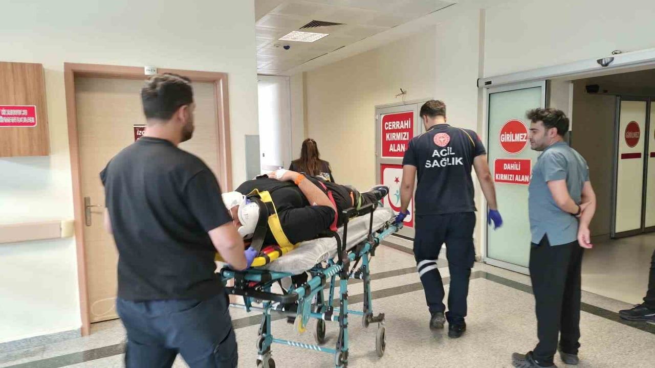 Ormaniçi köyü yakınında direksiyon hakimiyetini kaybeden motosiklet sürücüsü yaralandı