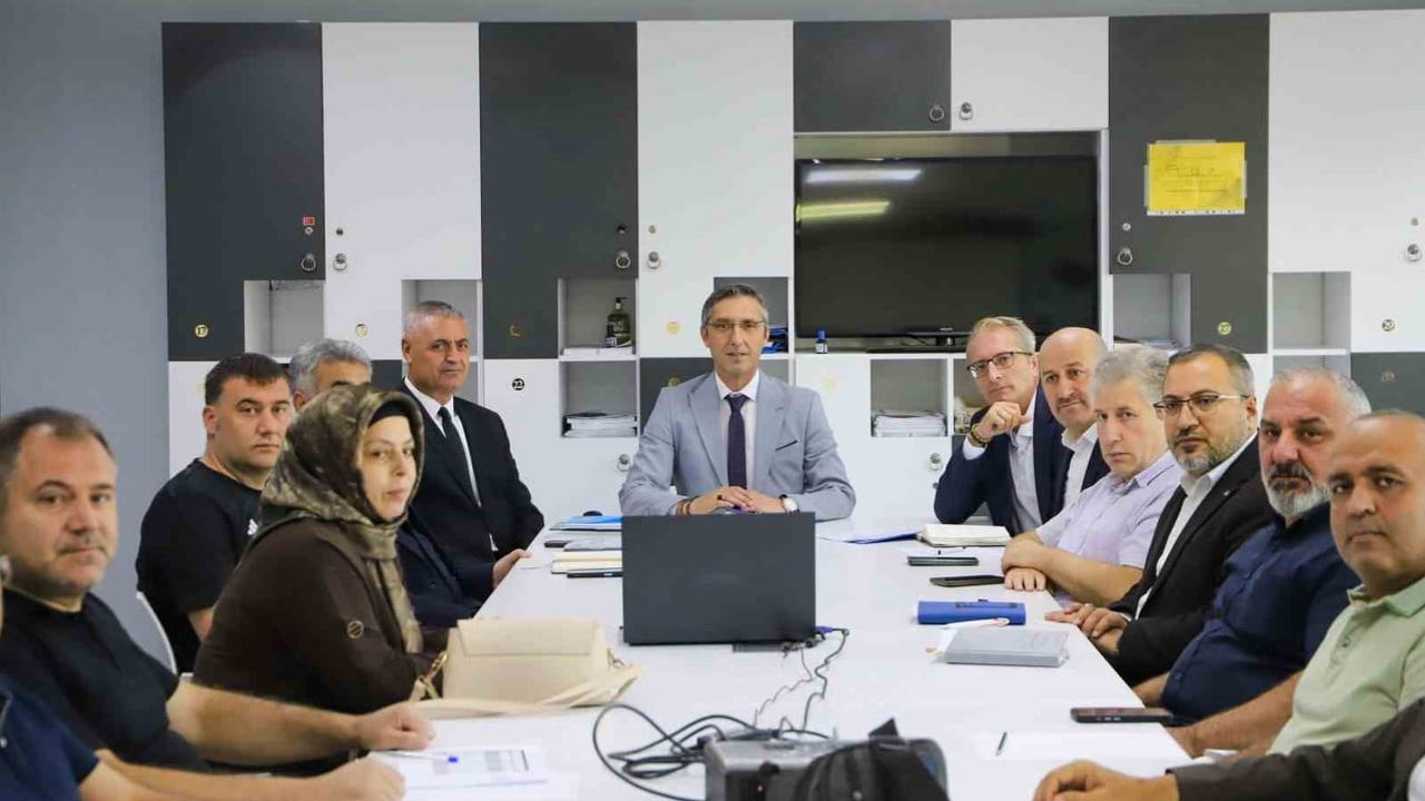 Ortaöğretimde yeni döneme hazırlık: Bayburt'ta kurum müdürleri bir araya geldi