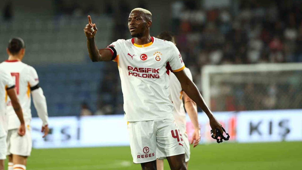 Osimhen'in Afrika Uluslar Kupası elemelerindeki rolü kas zorlanmasıyla askıya alındı
