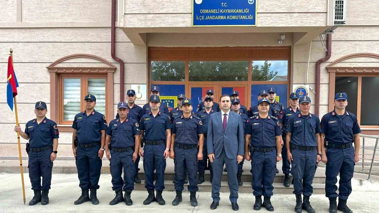 Osmaneli'de kaymakamdan yüzbaşı Yusuf Soy'a rütbe ve başarı dileği