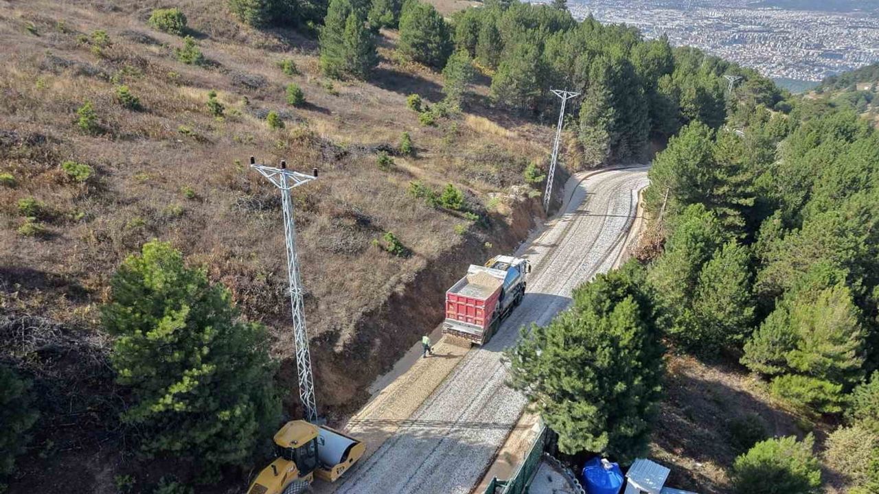 Osmangazi'de 3 mahallede 15 kilometrelik yol yenileme seferberliği