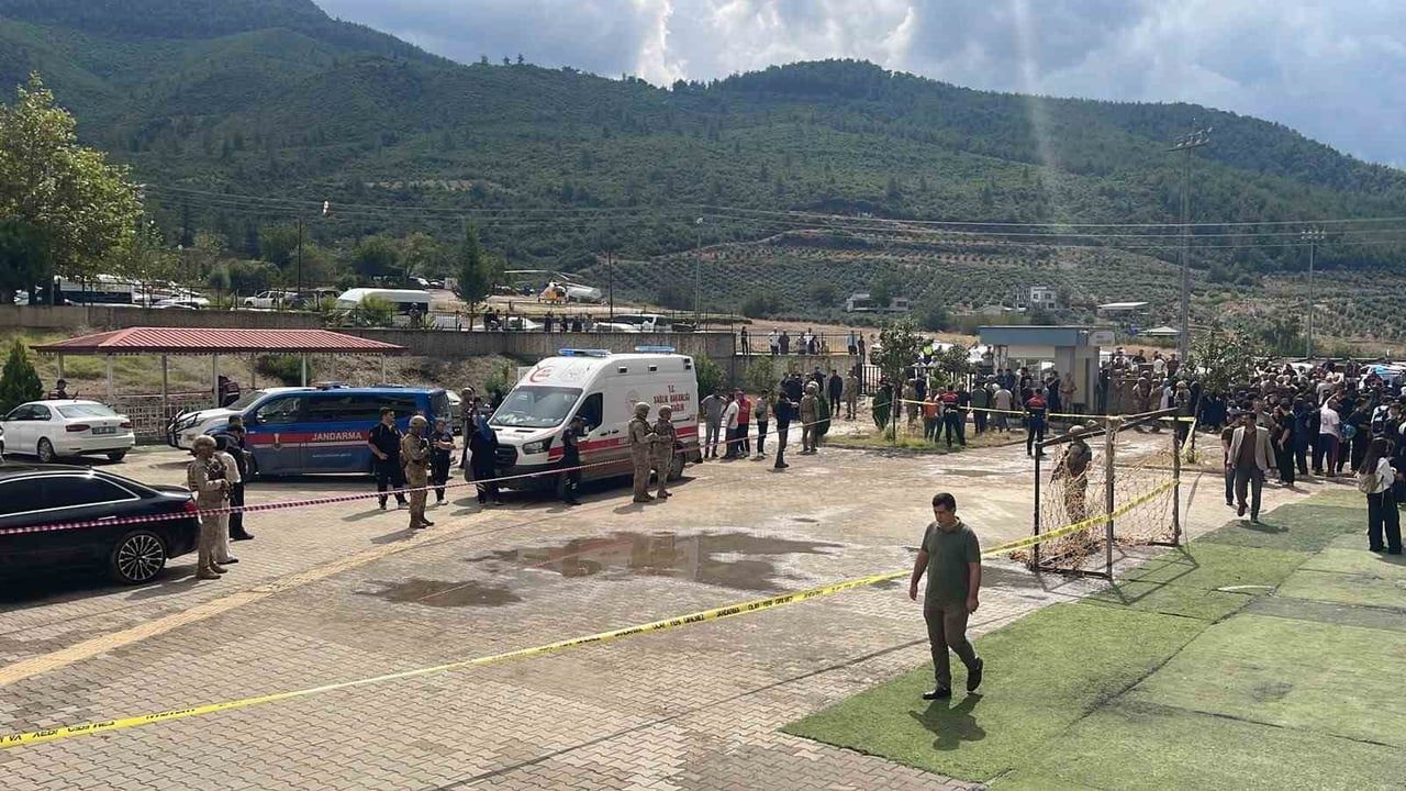 Osmaniye'de Farabi Anadolu Lisesi'nde edebiyat öğretmeni yaşamını yitirdi