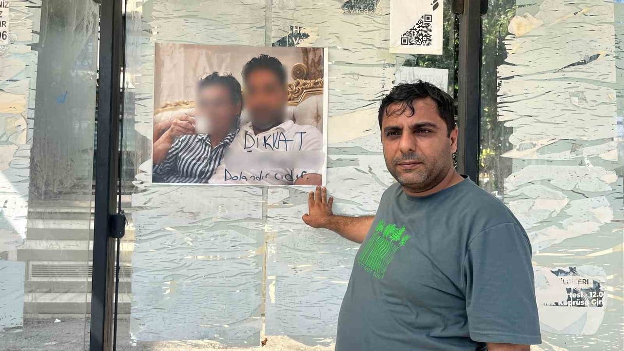 Otobüs durağındaki fotoğraf karesi mahallede tartışma başlattı