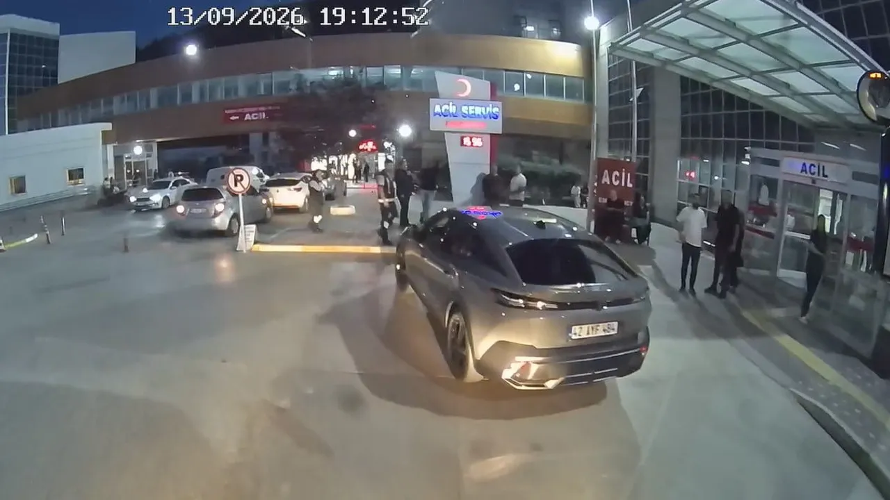 Otobüs şoförü güzergâhı değiştirerek fenalaşan yolcuyu hastaneye yetiştirdi