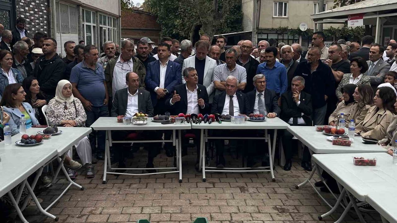 Özel bursa'da traktörlerle karşılandı: üreticilere kooperatif ve mazot desteği çağrısı