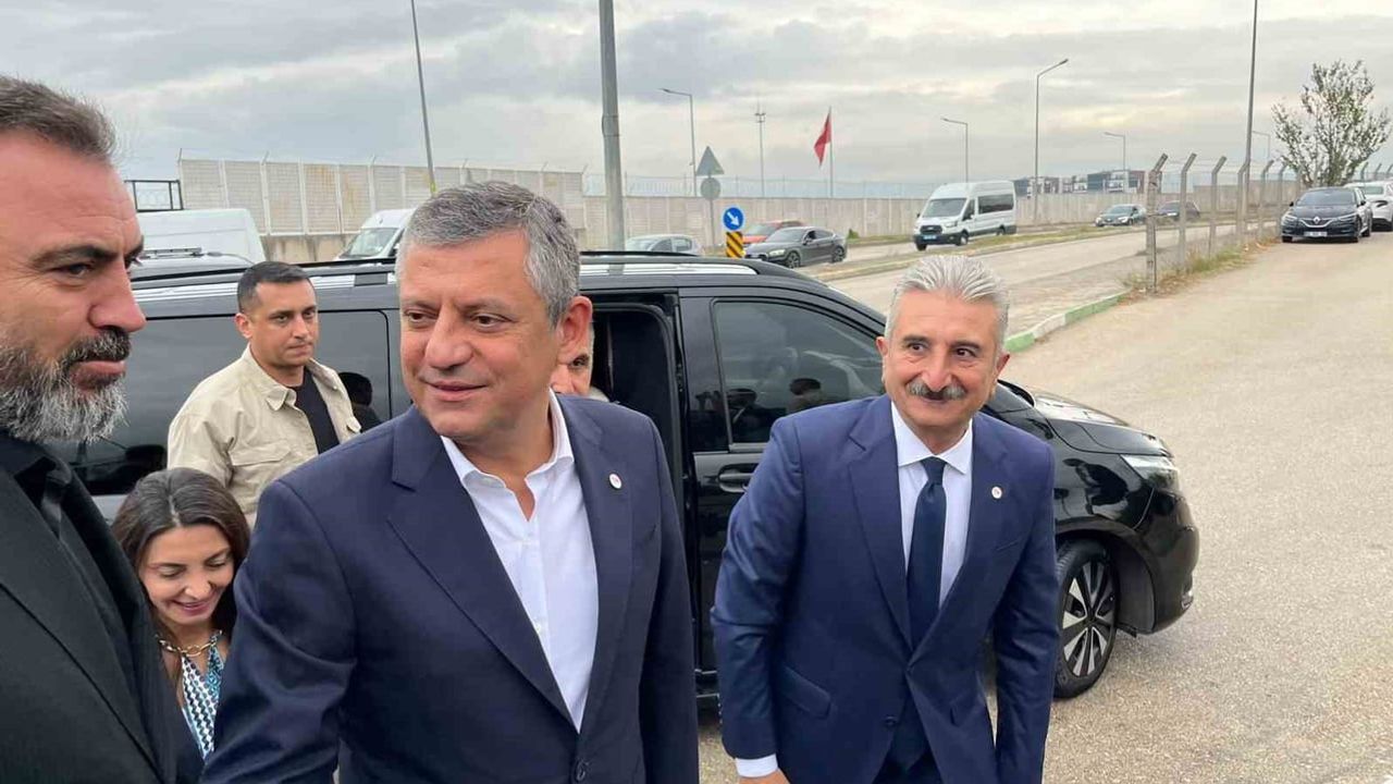 Özgür Özel cezaevinde tutuklu başkan Mustafa Bozbey'i ziyaret etti