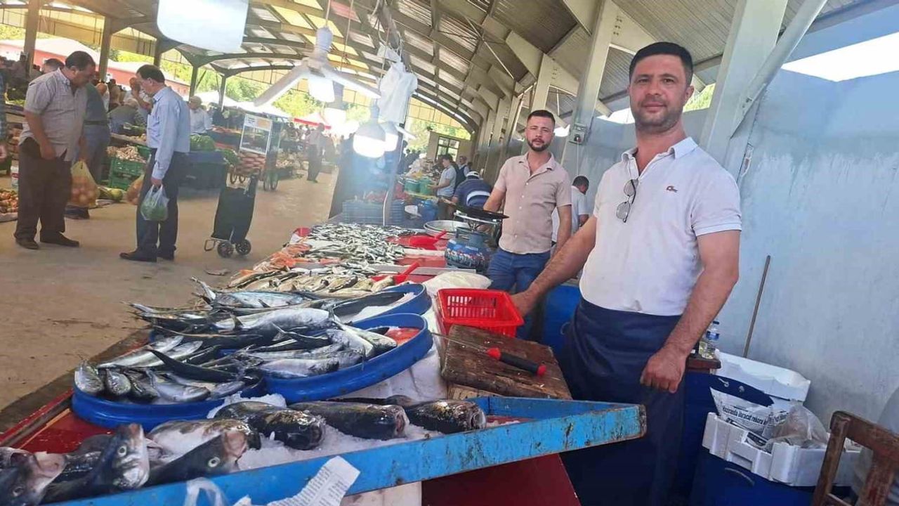 Palamut bolluğu hisarcık tezgahlarını canlandırdı
