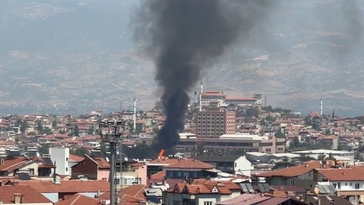 Palet fabrikasında çıkan yangın Denizli'de duman bulutuna neden oldu