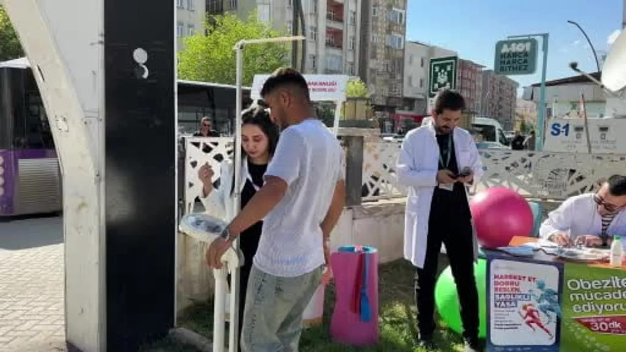 Parklar sağlık eğitimine döndü: Yüksekova'da koruyucu sağlık seferberliği