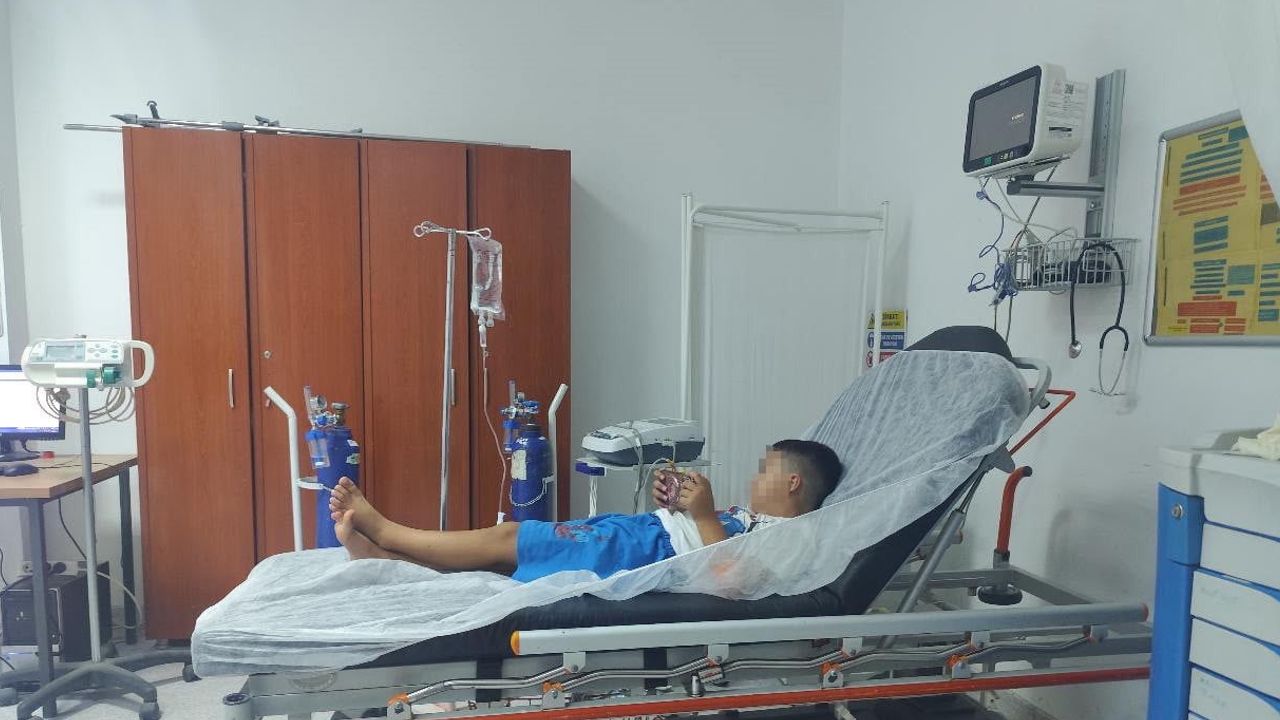 Parkta 'Bismil' tabelasına dokunan 4 yaşındaki çocuk elektrik çarpmasıyla yaralandı