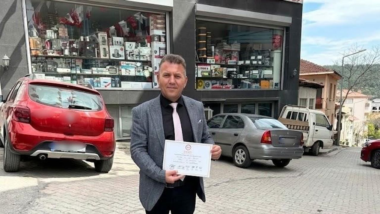 Parti değişiminde tek direnç: Bayırköy'de bir meclis üyesi CHP'de kaldı