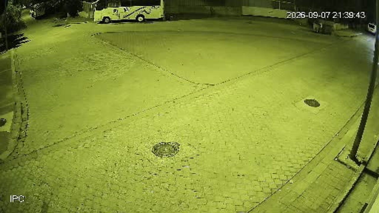patlamayan maytap elinde patlayınca kaçışları son buldu