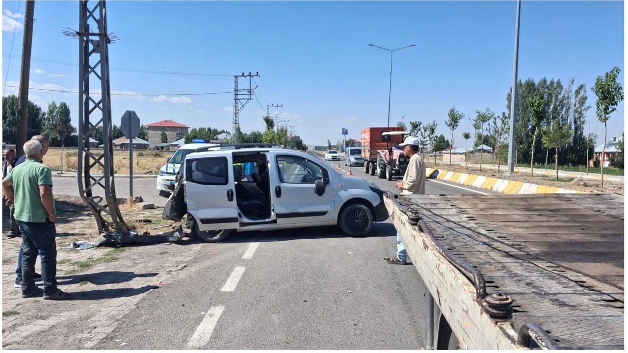 Patnos'ta sabah kavşağında iki araç çarpıştı, 1'i çocuk 4 kişi yaralandı