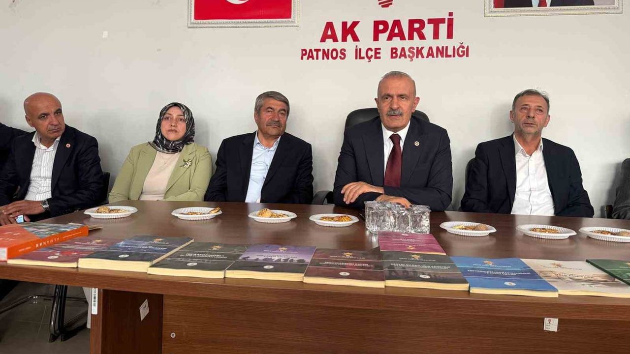 Patnos’ta talepleri dinleyen Kayatürk esnaf ve şehit aileleriyle bir arada