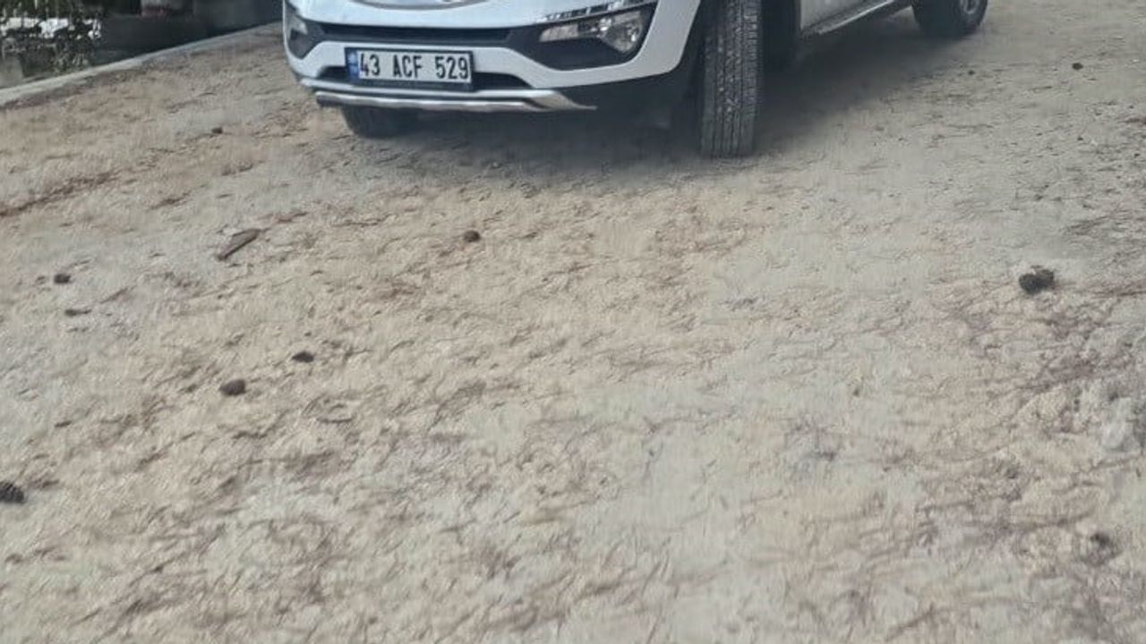 Pelitözü göletinde yürüyüş yoluna park eden araçlara tepkiler arttı