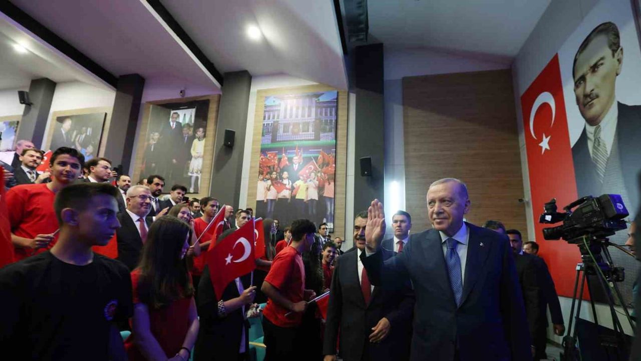 Pisa'daki yükseliş tartışılıyor: eğitime yatırım ve gençlik vurgusu