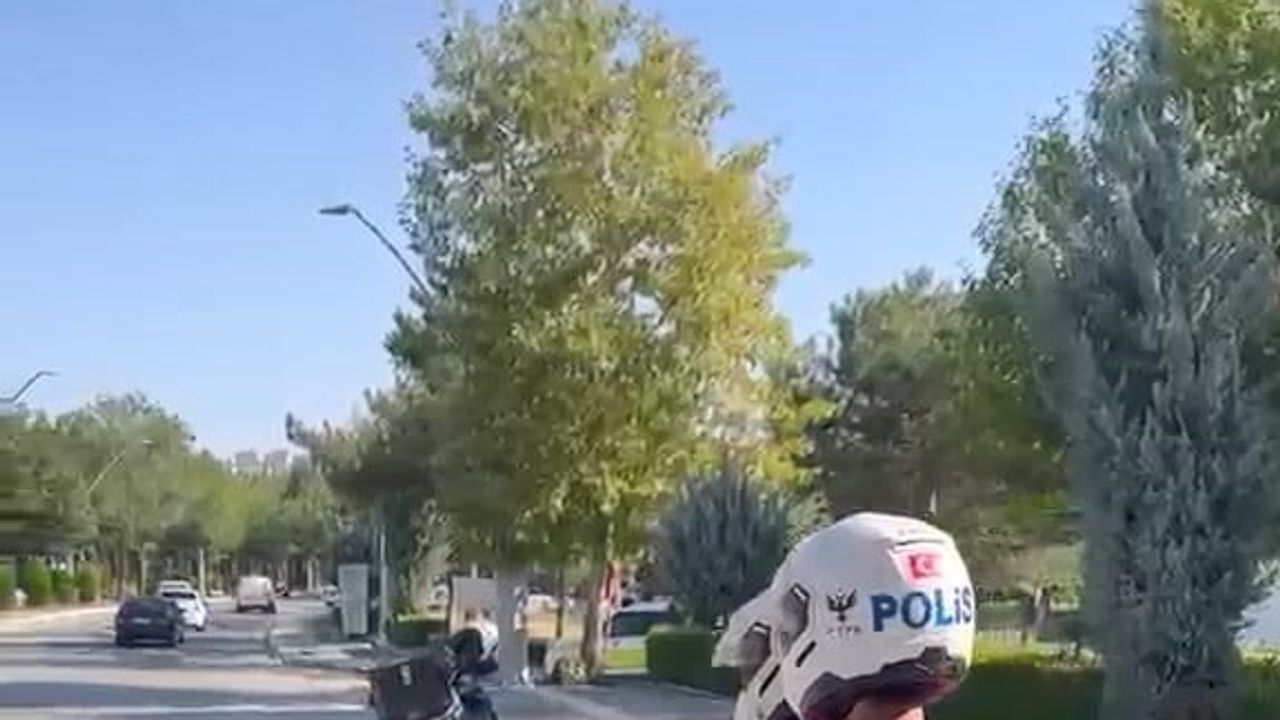 Polis ekipleri Elazığ’da KPSS adaylarının yardımına koştu