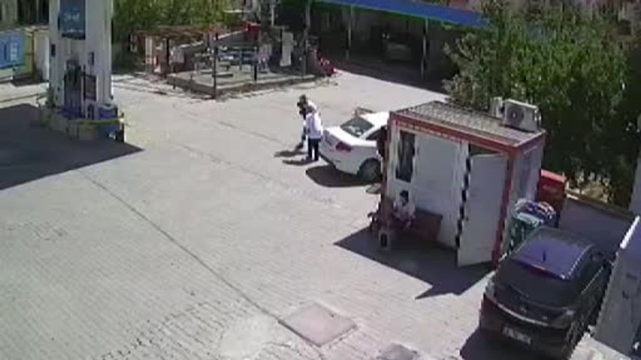 Polisin Heimlich manevrası hayat kurtardı: nefesi tıkanan çocuk kurtarıldı