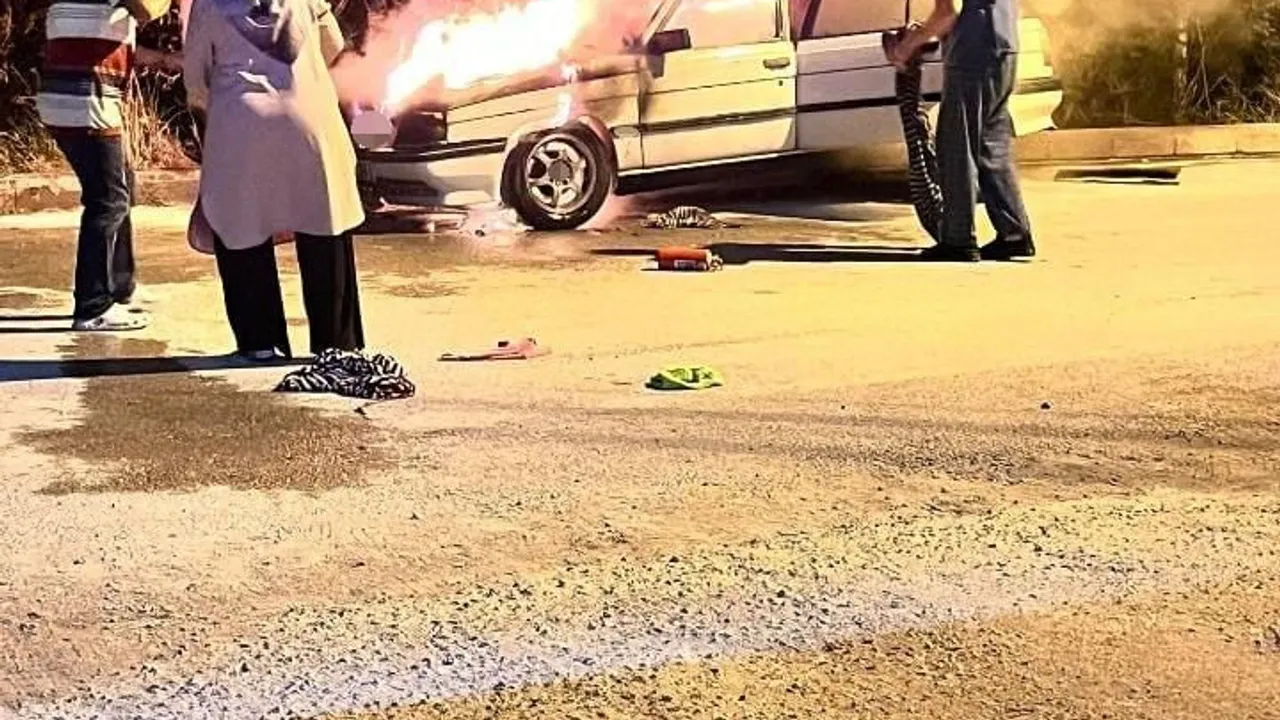 Pursaklar'da elektrik kontağından çıkan yangın aracı kullanılamaz hale getirdi