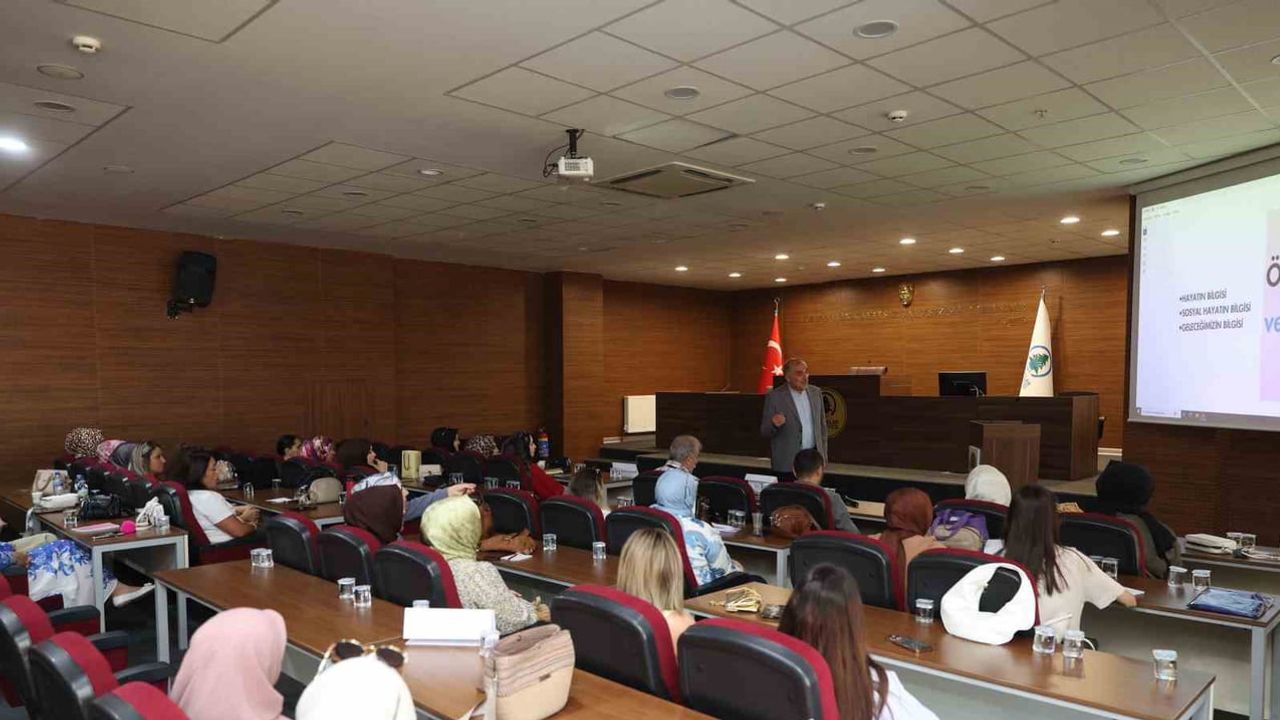 Pursaklar'da öğretmenler ahlak, adap ve eğitim modelleriyle güçlendi