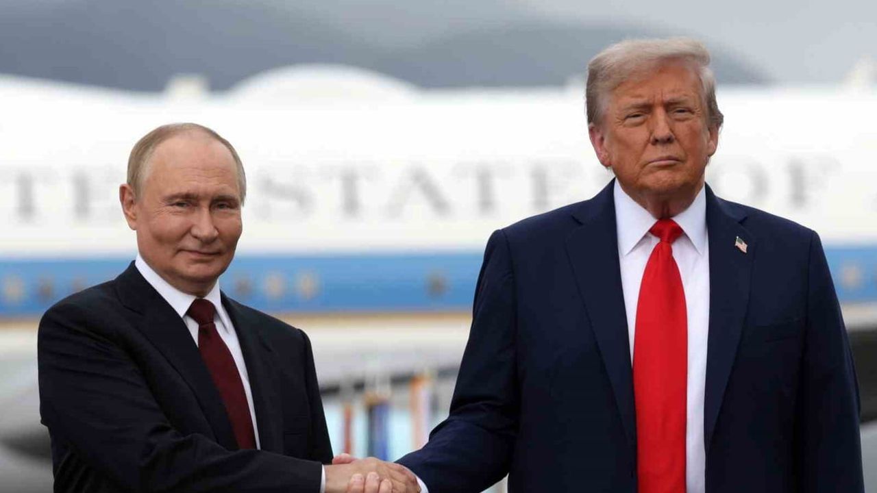 Putin ve Trump görüşmesinde Ukrayna savaşının geleceği masaya yatırıldı