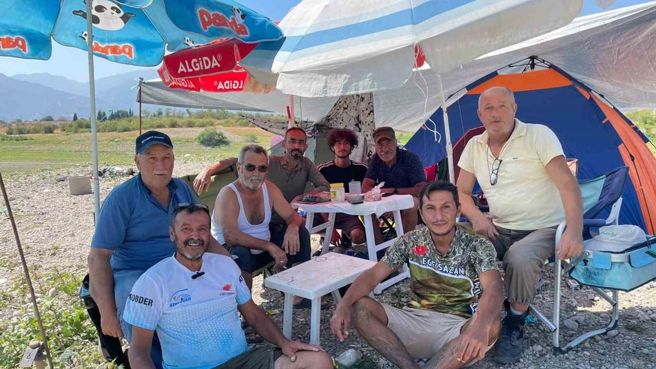 Recep Yazıcıoğlu barajında üç arkadaşın iki gün süren bekleyişi dev balıkları getirdi
