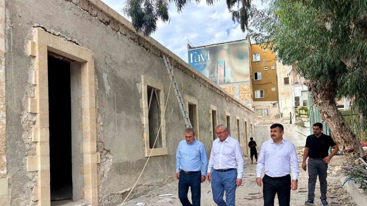 Restorasyon çalışmalarıyla İskenderun Lisesi eğitime hazırlanıyor