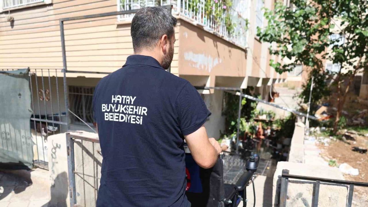Reyhanlı’da erişim kolaylaştı: HBB'den akülü tekerlekli sandalye desteği