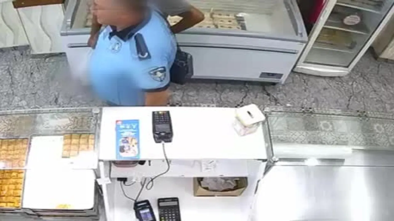 Sadaka kutusunu çalan kişi baklavacıdaki güvenlik kamerasında yakalandı