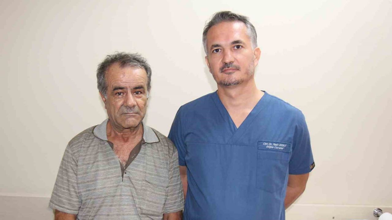 Sağ akciğerinden 20 santimetrelik bül çıkarıldı, hasta nefesine kavuştu