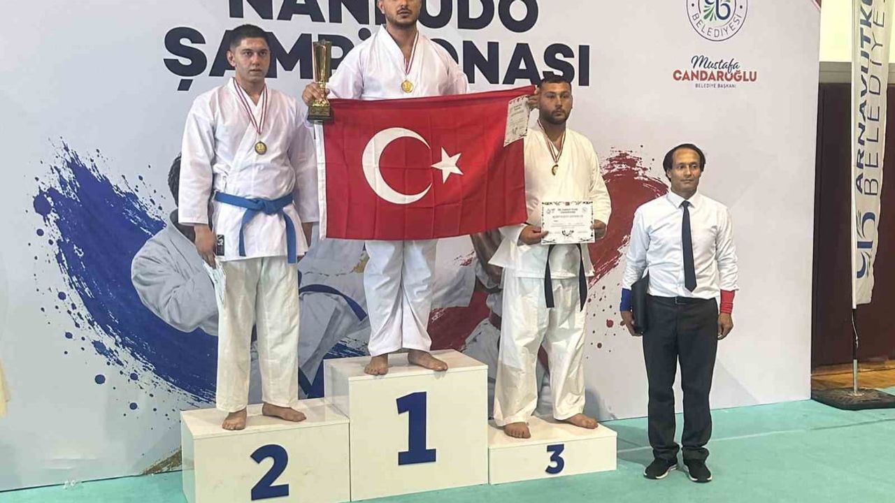 Sağlık çalışanı ringde de şampiyon: yoğun bakım hemşiresi Fuat Yiğit Akküç dünya birincisi