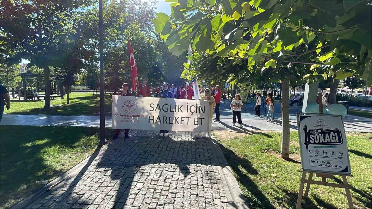 Sağlıklı toplum için yürüdüler: Karaman'da halk sağlığı haftası etkinlikleri