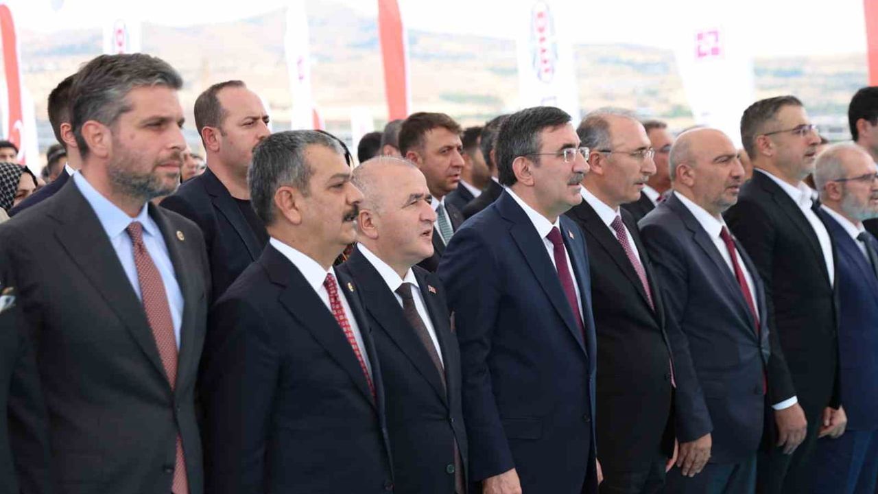 Sağlıkta erişimin güçlendiği vurgulandı: şehir ve üniversite hastaneleri öne çıktı
