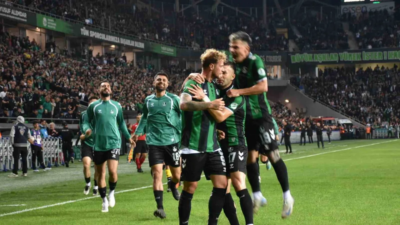 Sahasında gücünü gösteren Sakaryaspor, Kütahya'yı 2-0 yendi