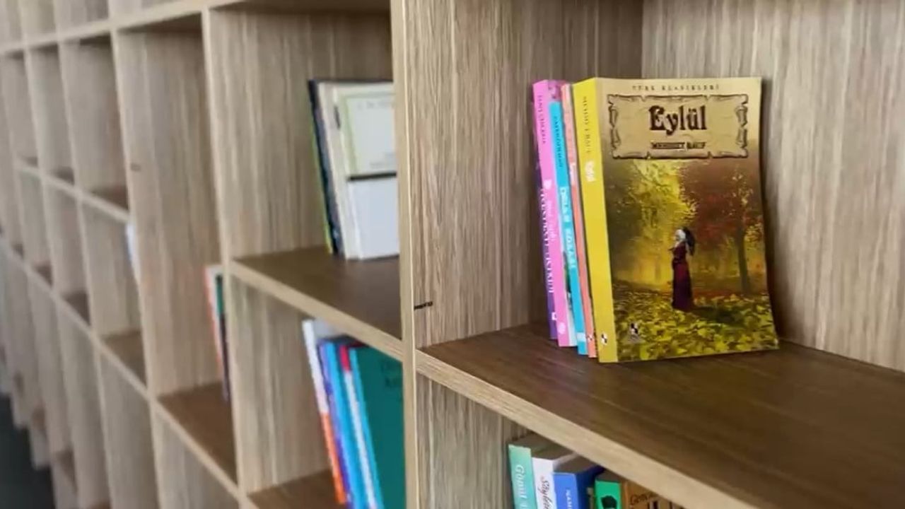 Sahilde gençlerin buluşma adresi: Genç Kafe'de çay ücretsiz
