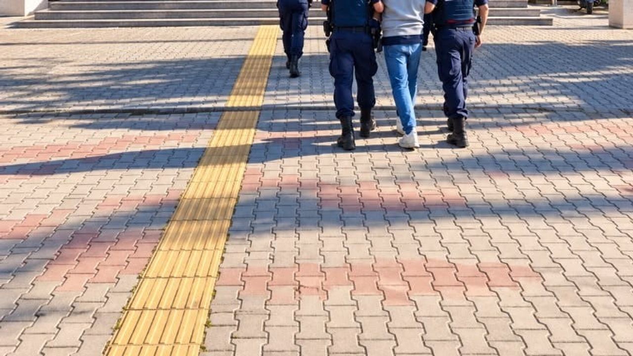 Sahte polis tuzağı: kimlik bahanesiyle 2 milyonluk ziynet eşyası teslim edildi