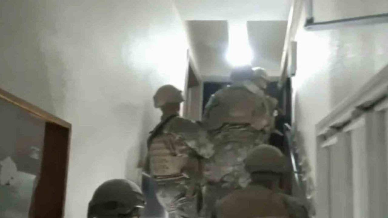 Sakarya'da DEAŞ operasyonunda 3 kişi tutuklandı, 1 kişi sınır dışı edildi
