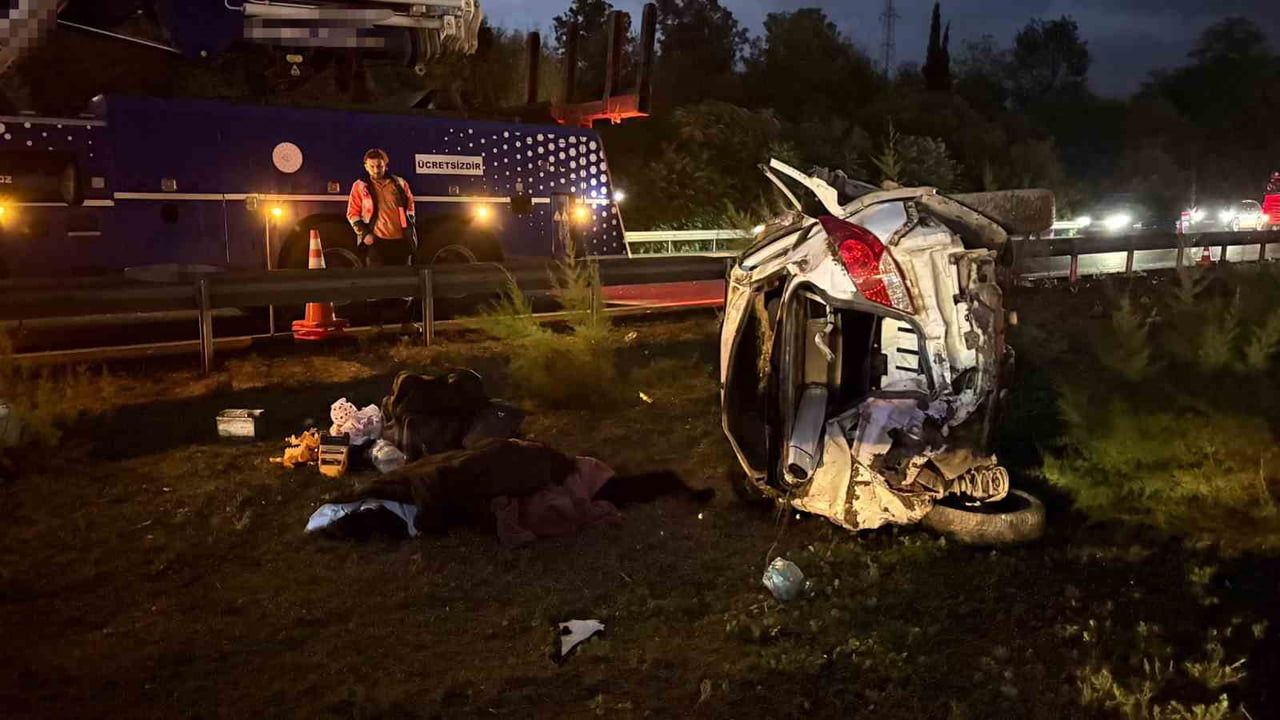 Sakarya'da otoyolda devrilen araçta hayatını kaybeden Tülay Durmuş, dört yaralı