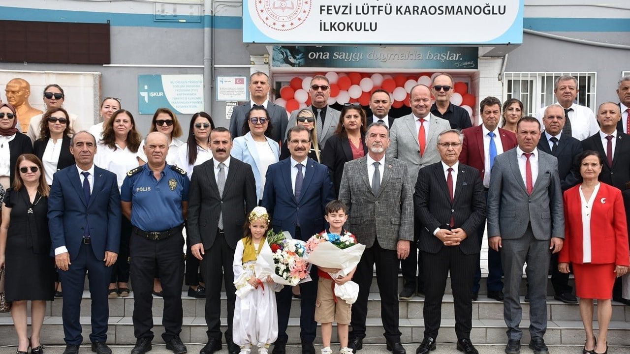 Salihli'de zeybek ve şiirlerle anlam bulan ilköğretim haftası